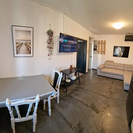 Apartment Island Chill One Kali