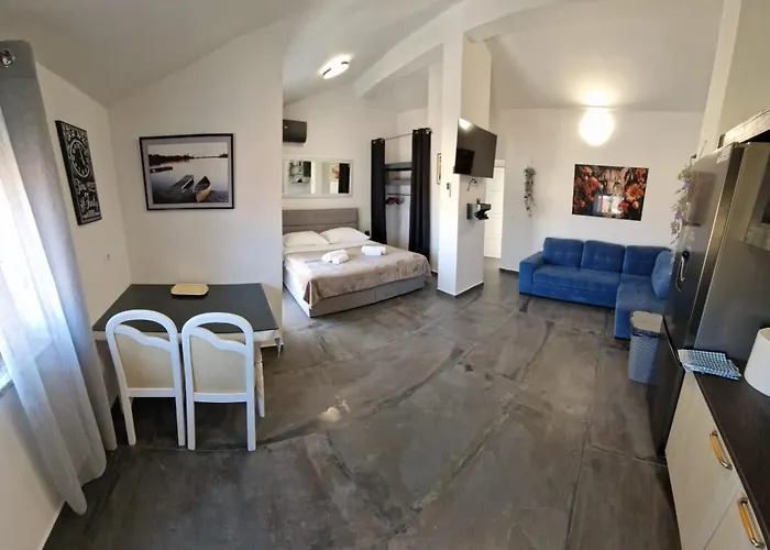 Apartment Island Chill One Kali