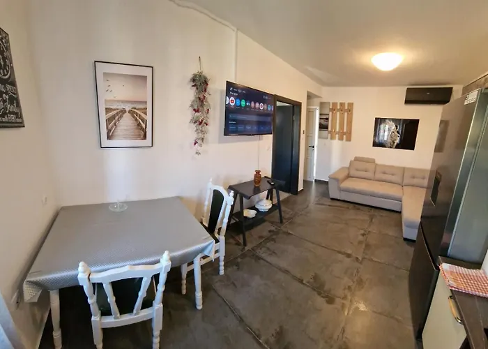 Apartment Island Chill One Kali